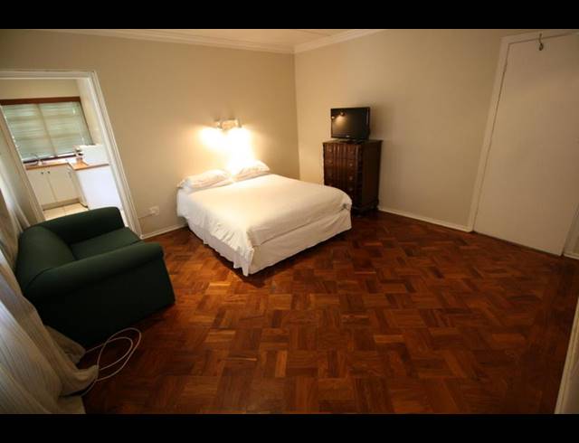 1 BEDROOM PROPERTY TO RENT IN HYDE PARK